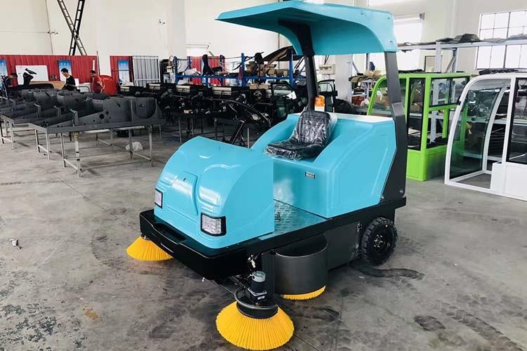 電動(dòng)掃地車(chē)1800型