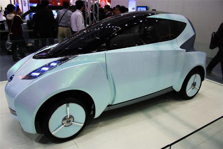 這種新能源電動(dòng)車顧名思義就是采取電力為能源的車型，電池作為能量來(lái)源，通過(guò)控制器、電機(jī)等部件，將電能轉(zhuǎn)化為機(jī)械能運(yùn)動(dòng)，以控制電流大小改變速度的車輛