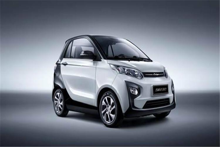 新能源電動車是靜動態(tài)相結(jié)合的造型藝術(shù)品，它的靜與動態(tài)直接受光線的影響