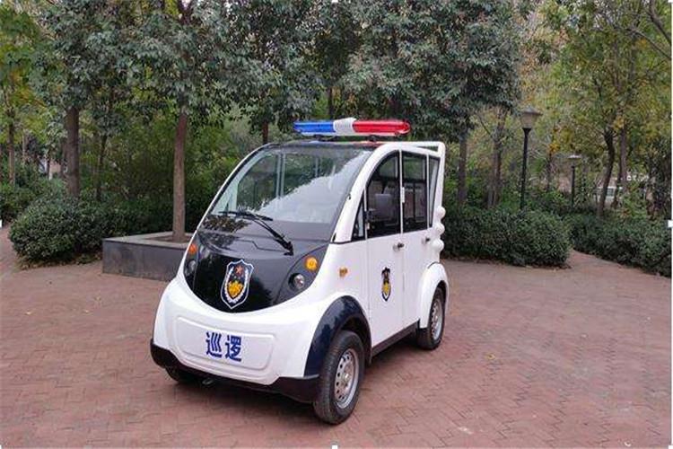 檢查電動(dòng)巡邏車(chē)電池頂面及端子連接部位應(yīng)保持干燥整潔