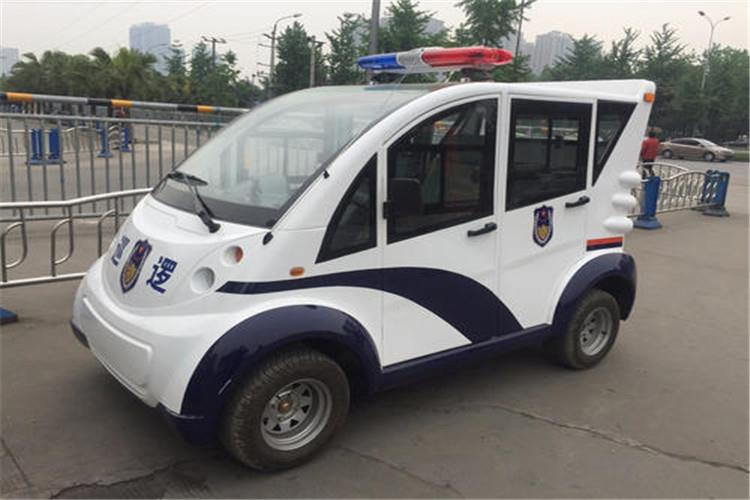 電動(dòng)巡邏車電池須用專門的（多層）周轉(zhuǎn)車或傳送帶進(jìn)出充電庫(kù)房，在專門臺(tái)架上或周轉(zhuǎn)車上接上電源充電