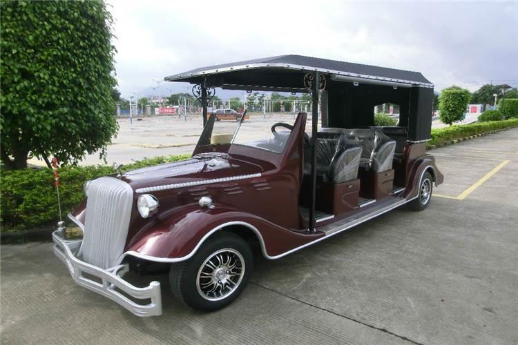 山東電動老爺車采用液壓雙回路制動系統(tǒng)并帶機(jī)械駐車剎，四輪油剎加后橋制動剎車，安全性更強(qiáng)，穩(wěn)定性更高